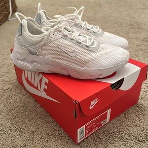 Nike React Live Tennis Shoe